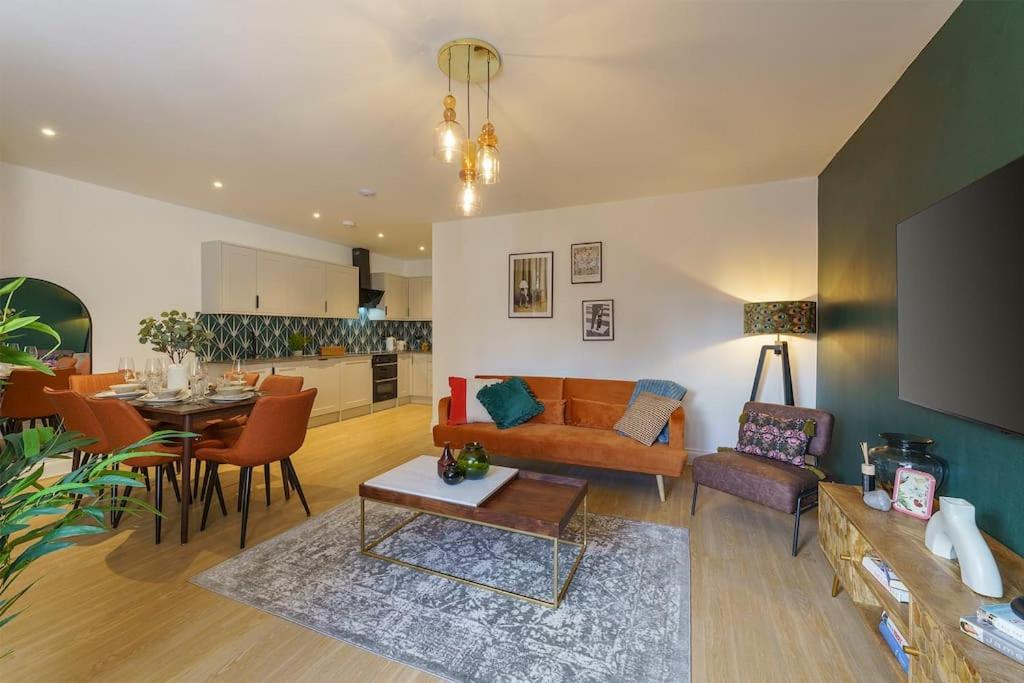 Lilyturf - 2 Bedroom Luxury Apartment By Mint Stays Μπρίστολ Εξωτερικό φωτογραφία